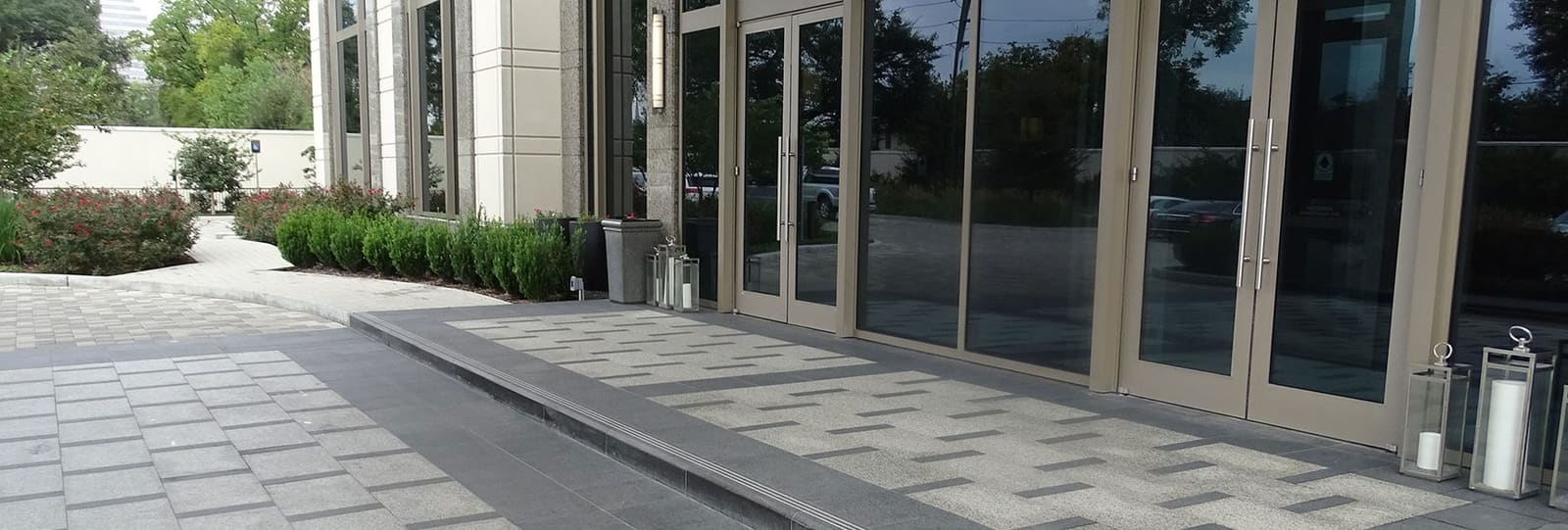 Stone pavers and hardscape at a Houston-area healthcare facility by Cangelosi Company